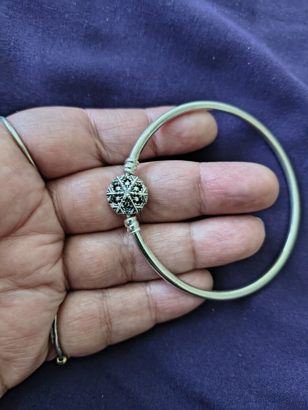 Authentic Pandora Moments Sparkling Snowflake Crystal Center 925 Sterling Bangle